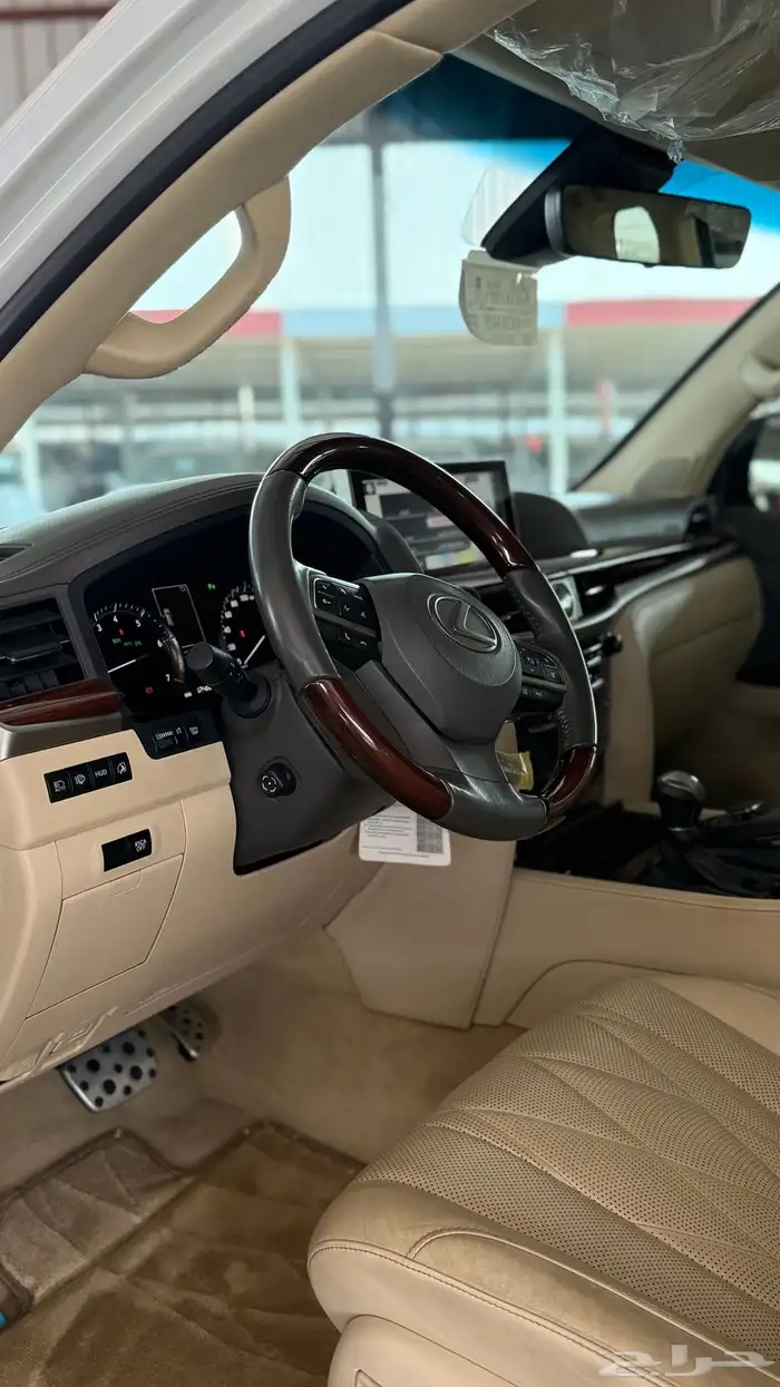 لكزس LX570بلاك اديشن 2019 عداد 124 الف 9