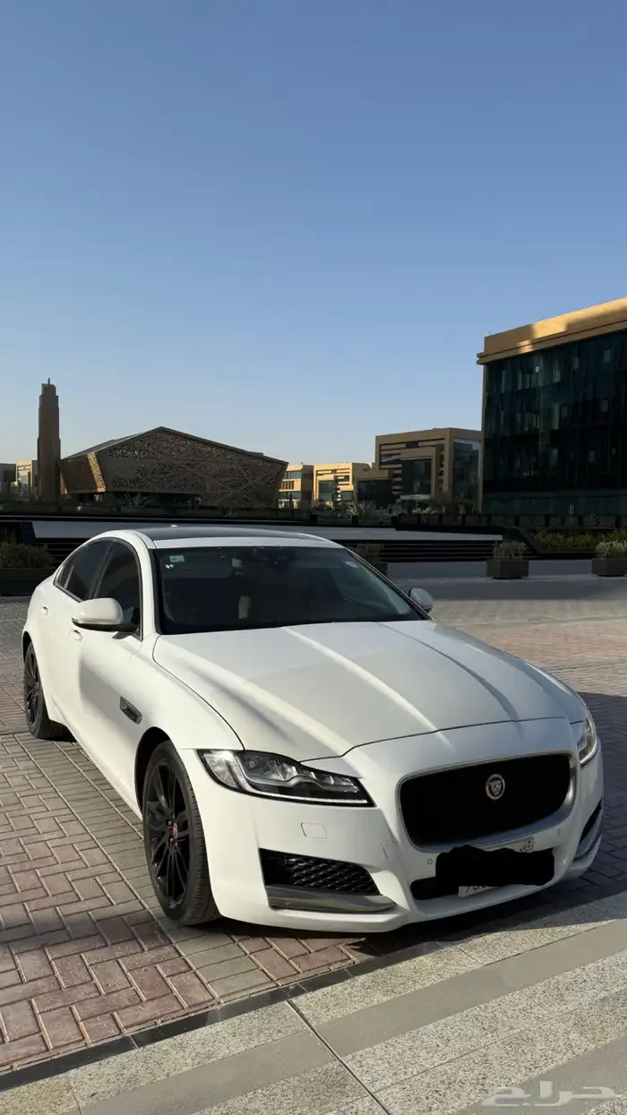 جاكوار XF 2018 3