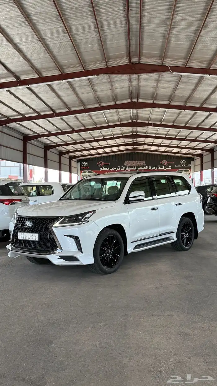 لكزس LX570بلاك اديشن 2019 عداد 124 الف 3