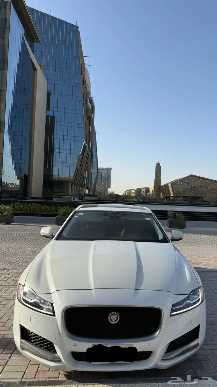 جاكوار XF 2018 2