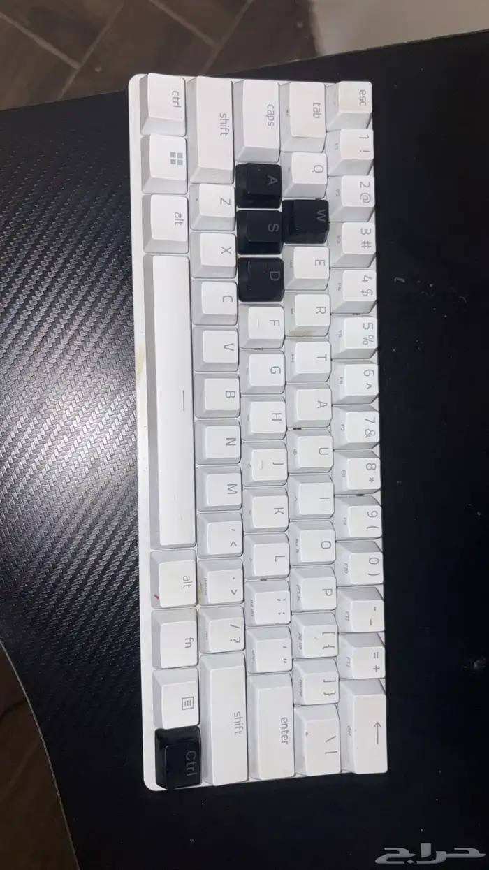 للبيع وكيبورد وسماعه وشاشه 0