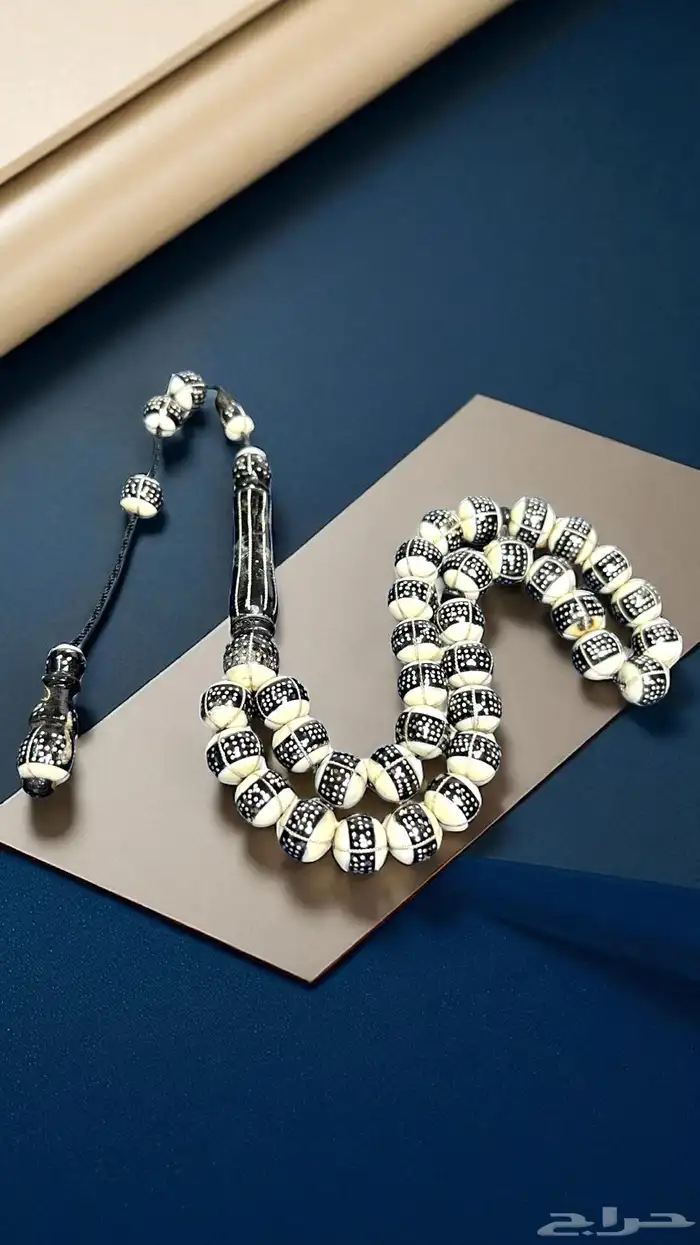 مزاد على خواتم فضة وأحجار كريمة   سبح فاخرة 16