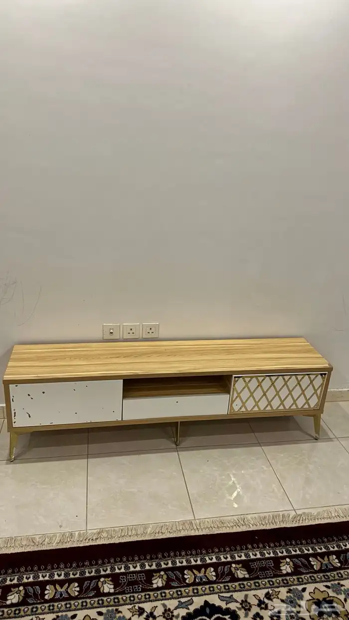 طاولة تلفزيون 4