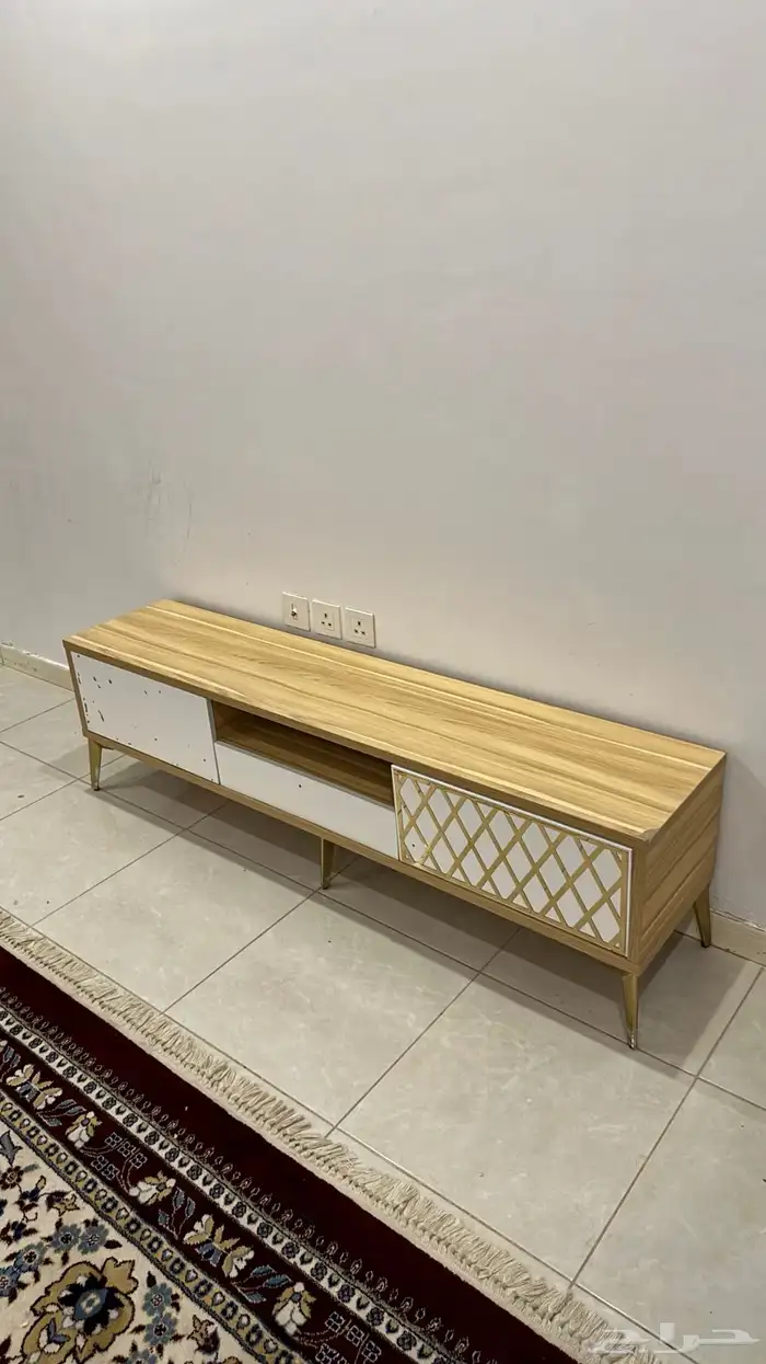 طاولة تلفزيون 3