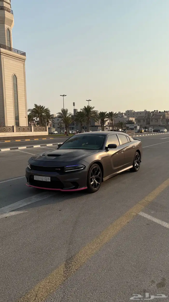 للبيع دوج موديل 2016 ستاندر السياره محوله srt 0