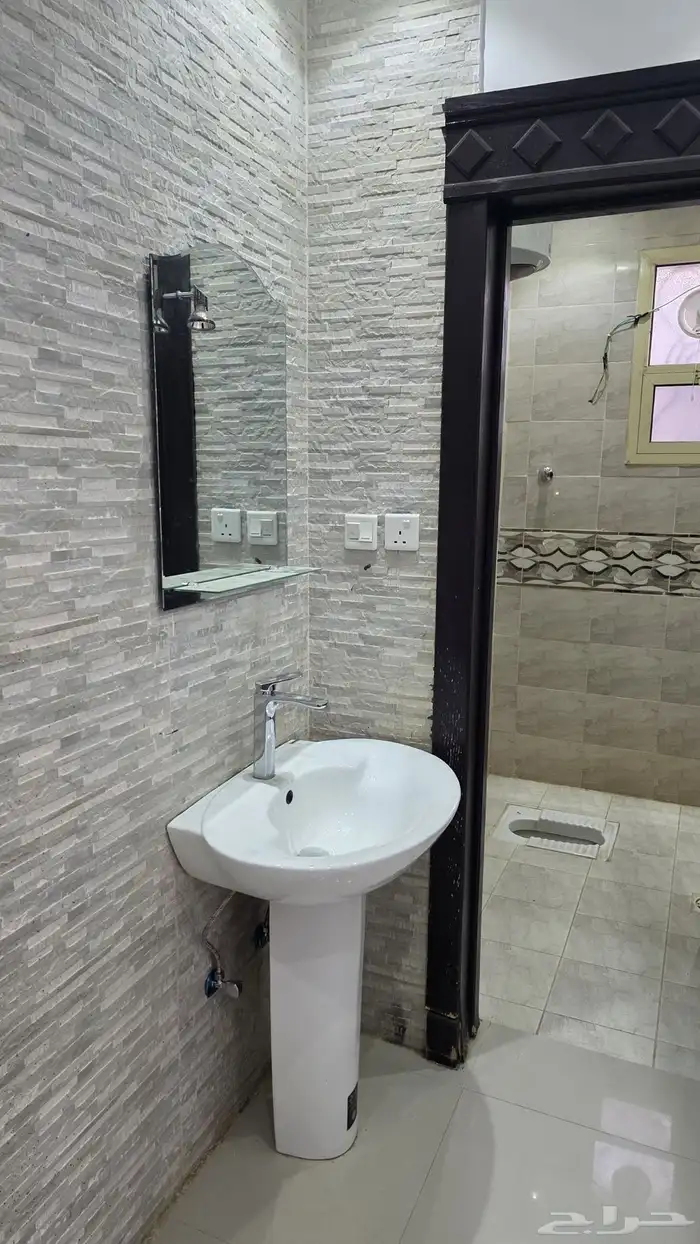شقة حي طويق اربع غرف بسطح 5