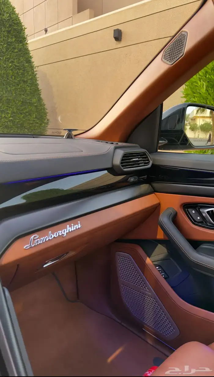 لامبورجيني URUS 2022 7