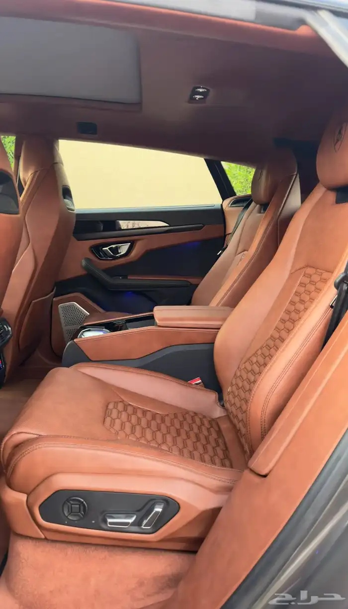 لامبورجيني URUS 2022 6