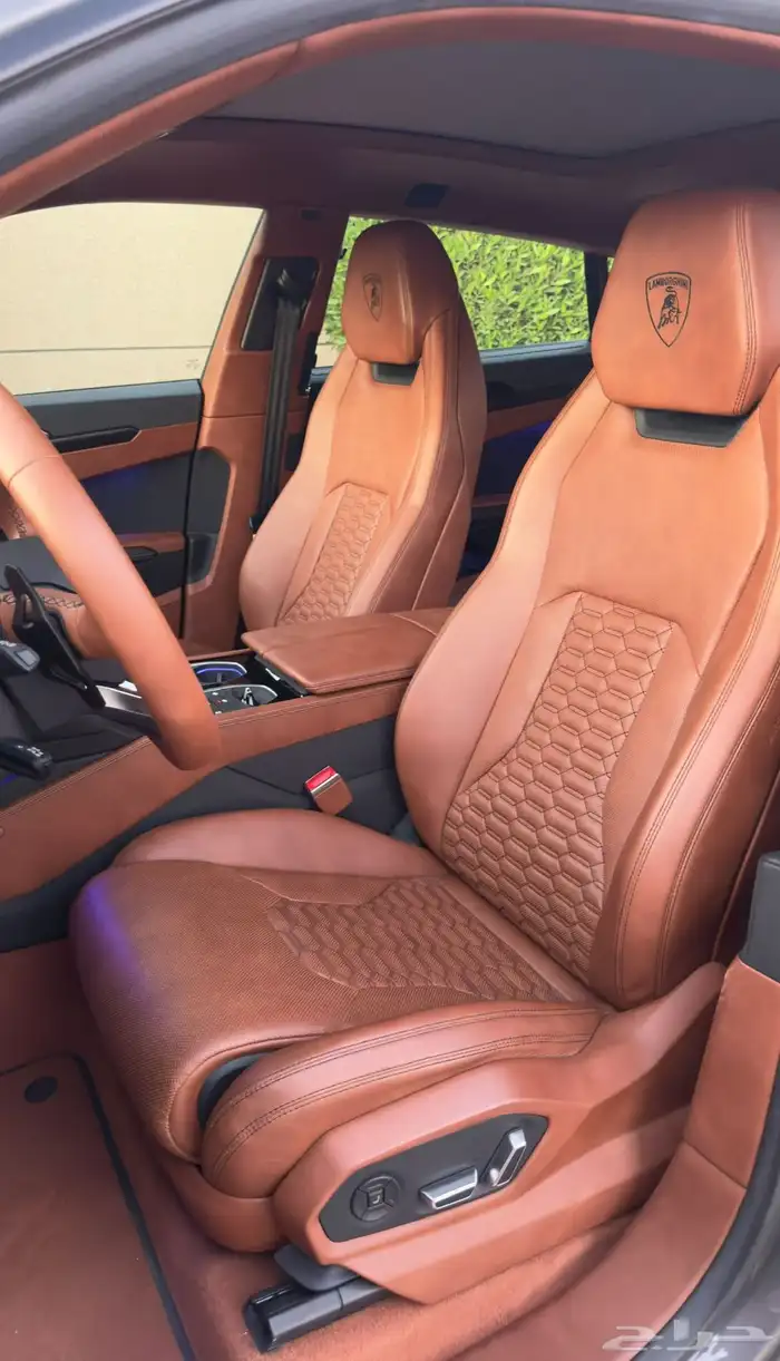 لامبورجيني URUS 2022 4
