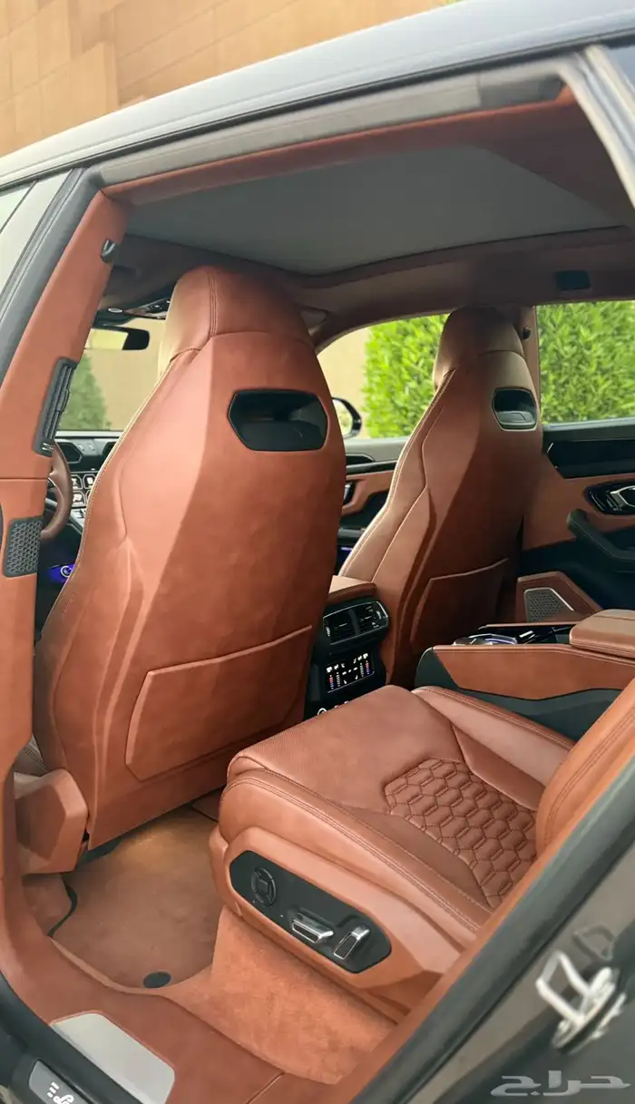 لامبورجيني URUS 2022 5