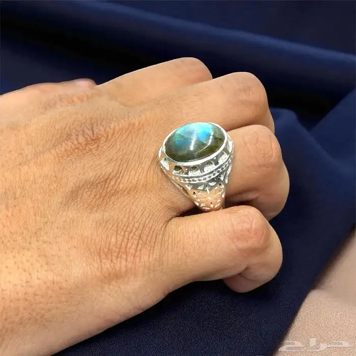 مزاد على خواتم فضة وأحجار كريمة   سبح فاخرة 18