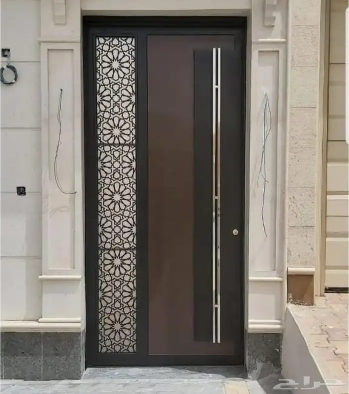 عندي سلالم حديد وأبواب حديث. 5