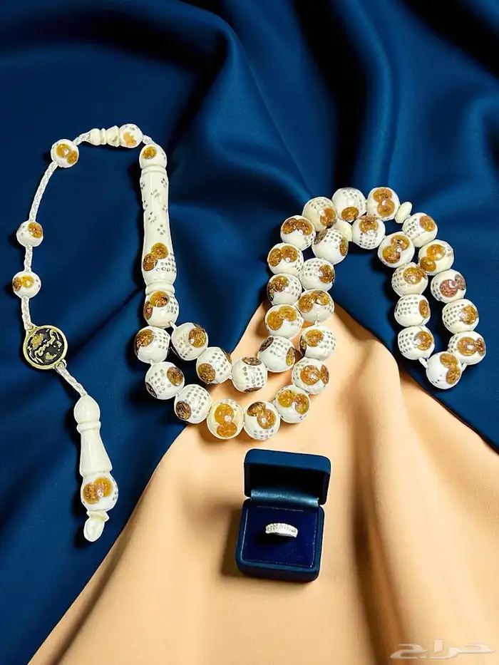 مزاد على خواتم فضة وأحجار كريمة   سبح فاخرة 12