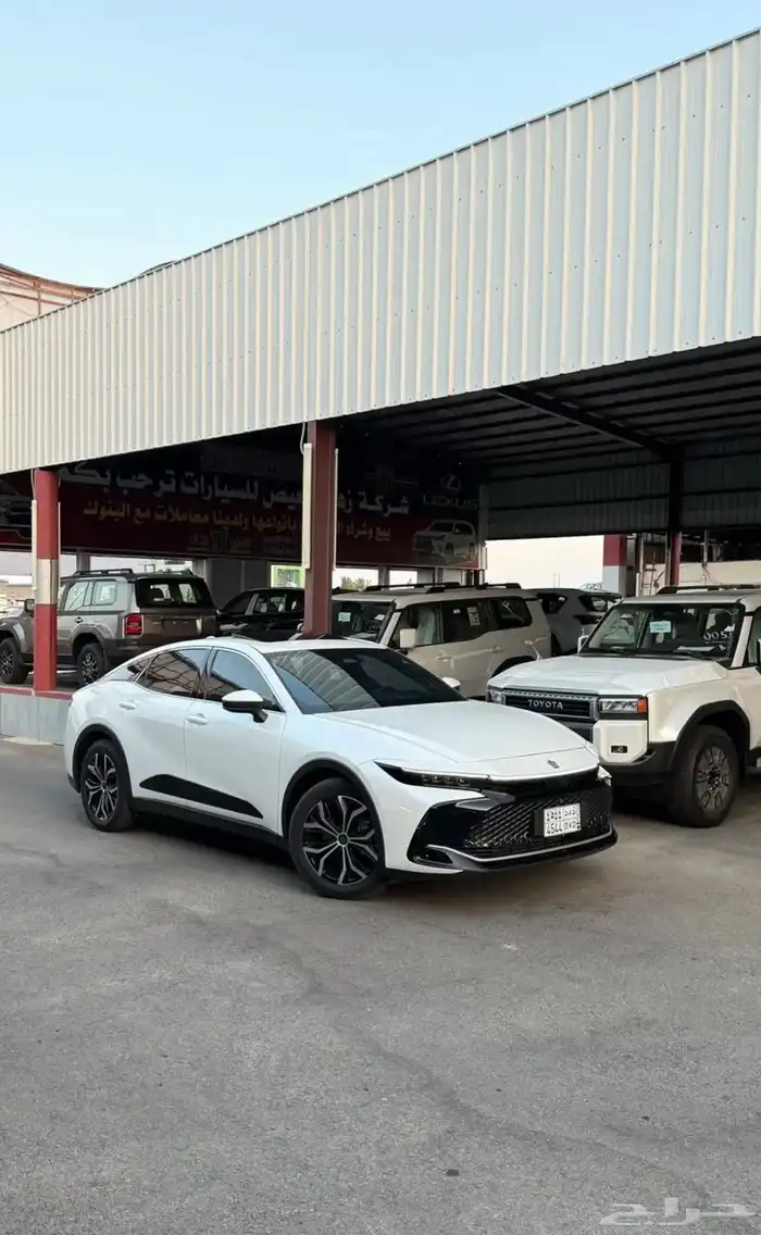 كراون بريميوم 2023 عداد 33 الف 0