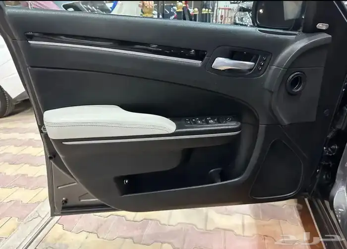كرايزلر S300 موديل 2021 فل كامل خليجي 15