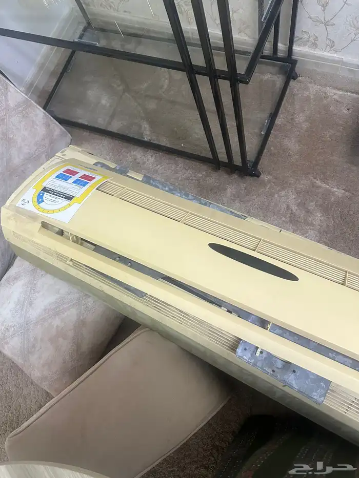 للبيع مكيف سبلد شبه جديد معا شاشه نضيفه مره مركبهن قبل 2