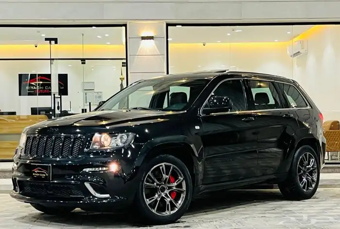 جراند شيروكي 2013 SRT ( بحالة ممتازة ) 1
