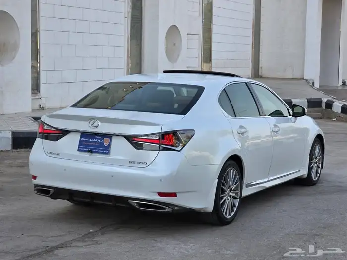 لكزس 2016 GS350 بحالة الوكالة 5