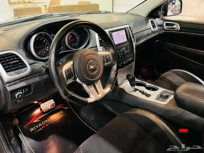 جراند شيروكي 2013 SRT ( بحالة ممتازة ) 6