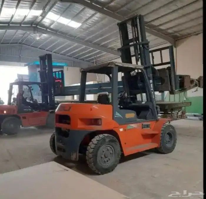 رافعه شوكيه فوركلفت سيزرلفت للايجار Forklift for rent 2