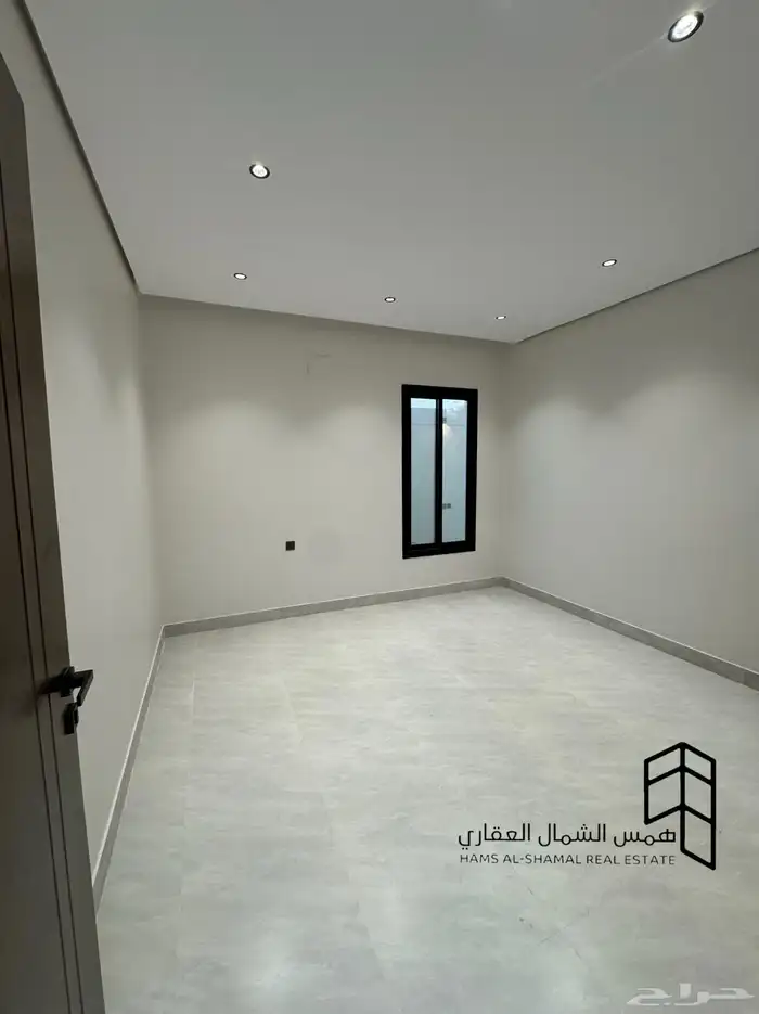 للبيع شقه ارضيه حي الصفا 3