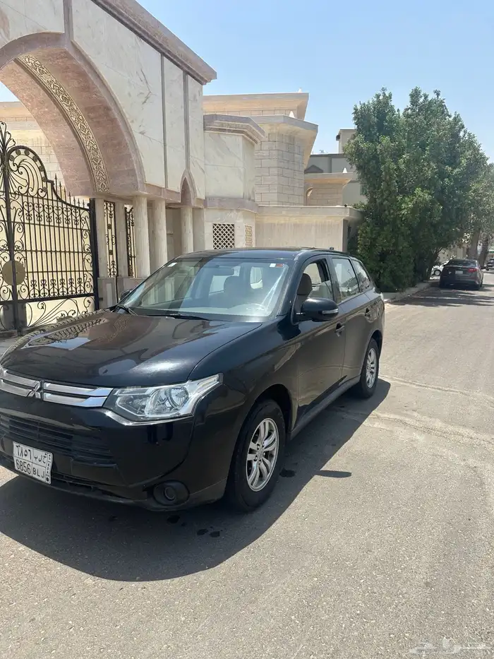 موستبيشي اوتلاندر 0