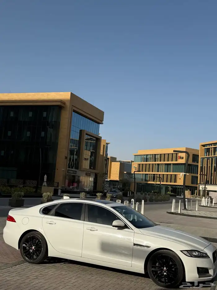 جاكوار XF 2018 6