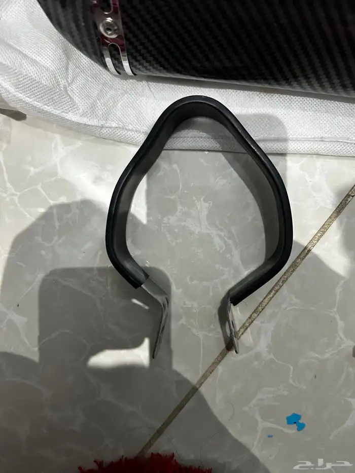 دبة AKRAPOVIC تركب على ريسات للبيع 3