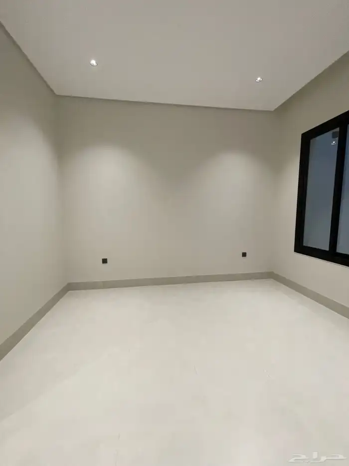شقق ارضيه وعلويه بااسعار تبداء من 490 الف باالقرب من المطار 16