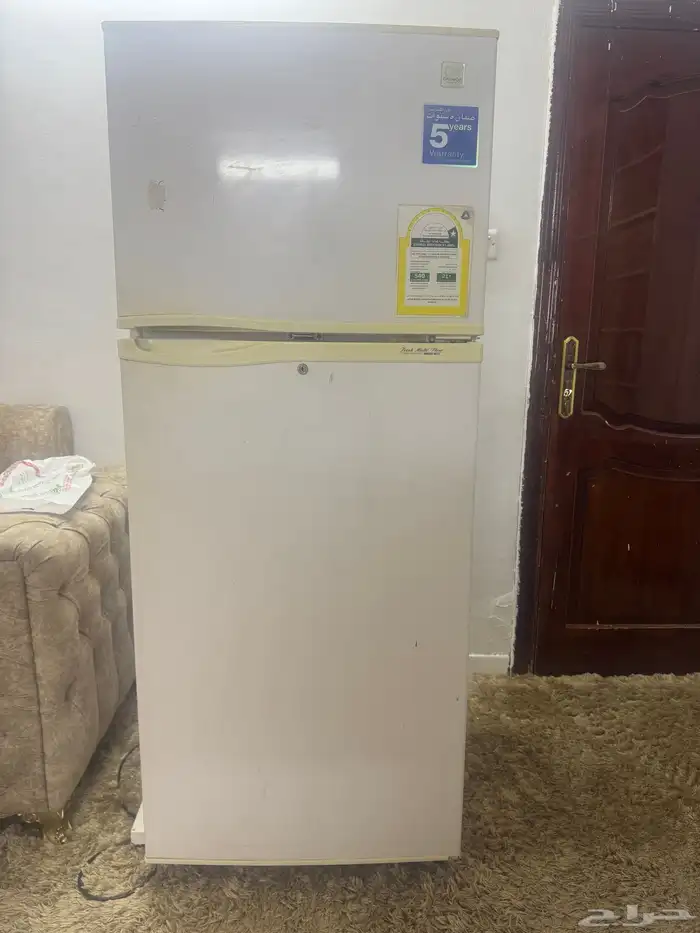 ثلاجة كبيرة شغال بارد ناقصها فريول 0