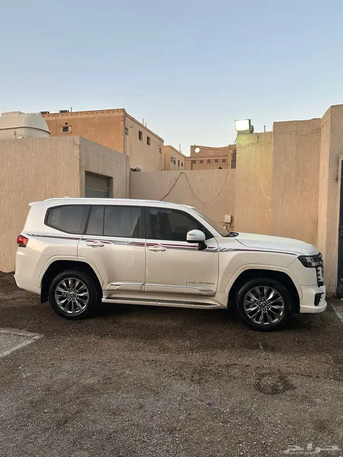 للبيع لاندكروز 2025 L3 5