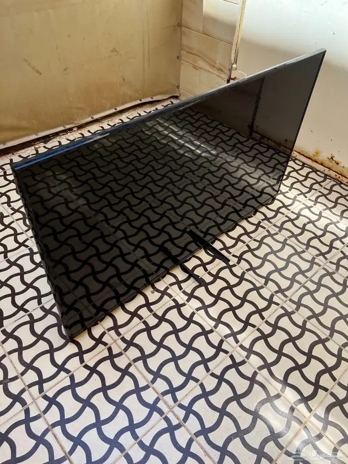 للبيع شاشه 65 بوصه 1