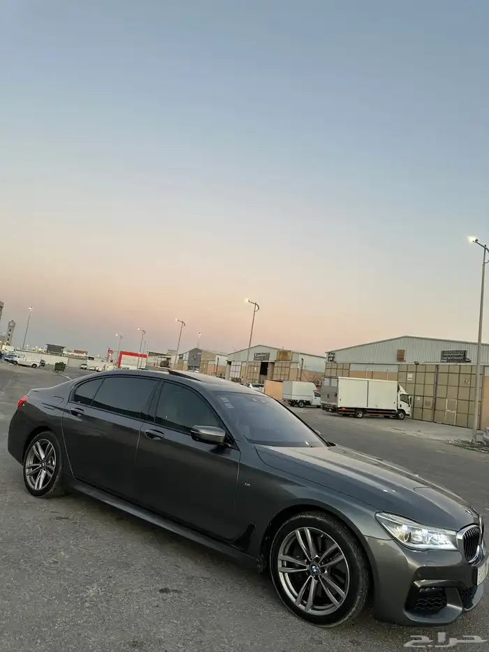 بي ام موديل 2016 فل كامل سقف نجوم 750 كتM 8
