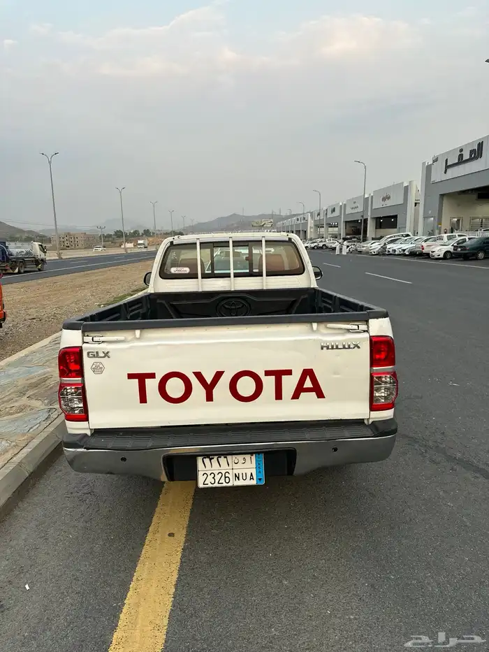 هايلوكس 2015 بنزين فل كامل ماشي 605 محايل عسير 9