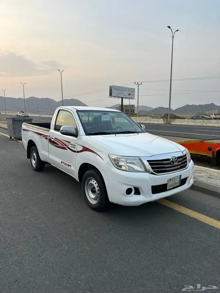 هايلوكس 2015 بنزين فل كامل ماشي 605 محايل عسير 1