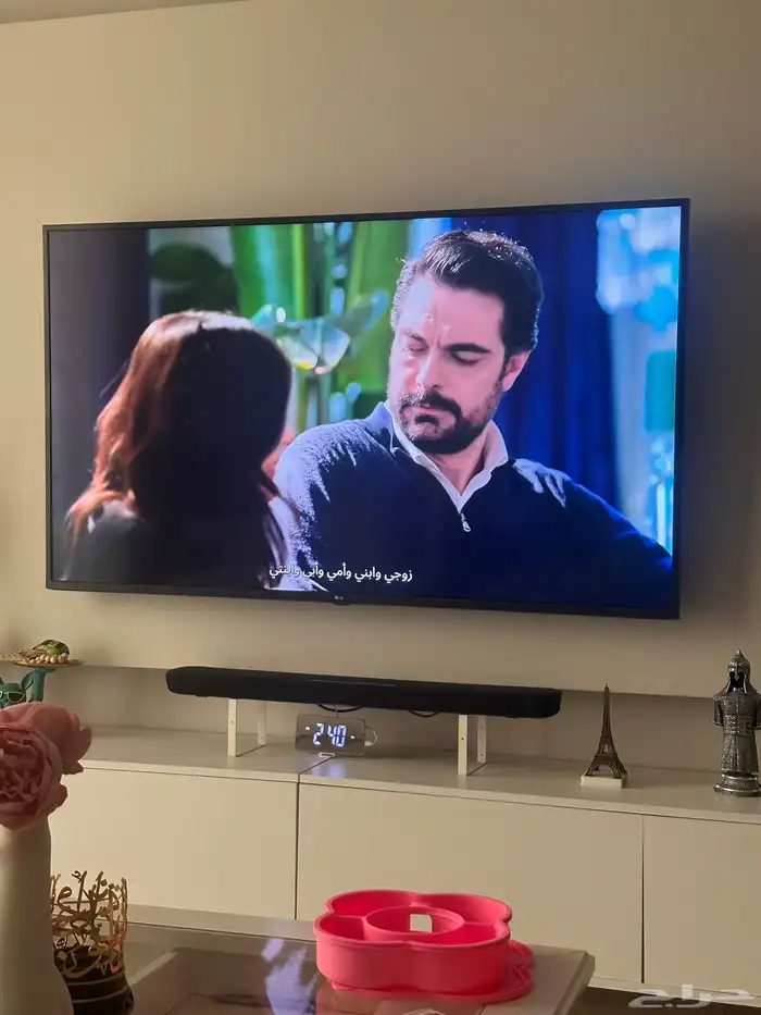 شاشه مستعمله نظيفه جدا 65 انش سمارت 1