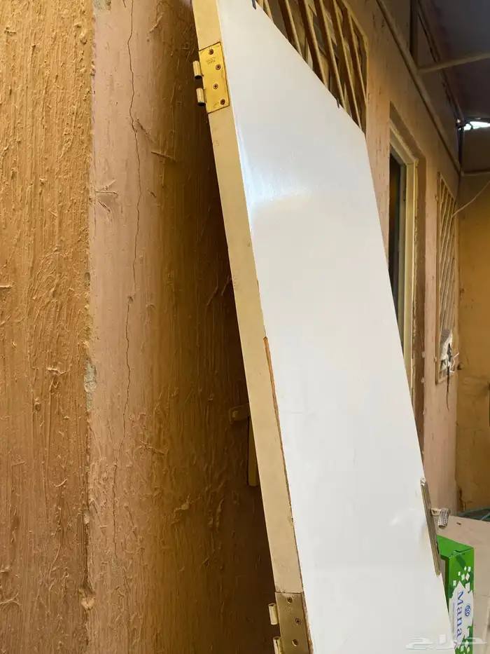 يوجد باب و الحلق حقه كامل 1