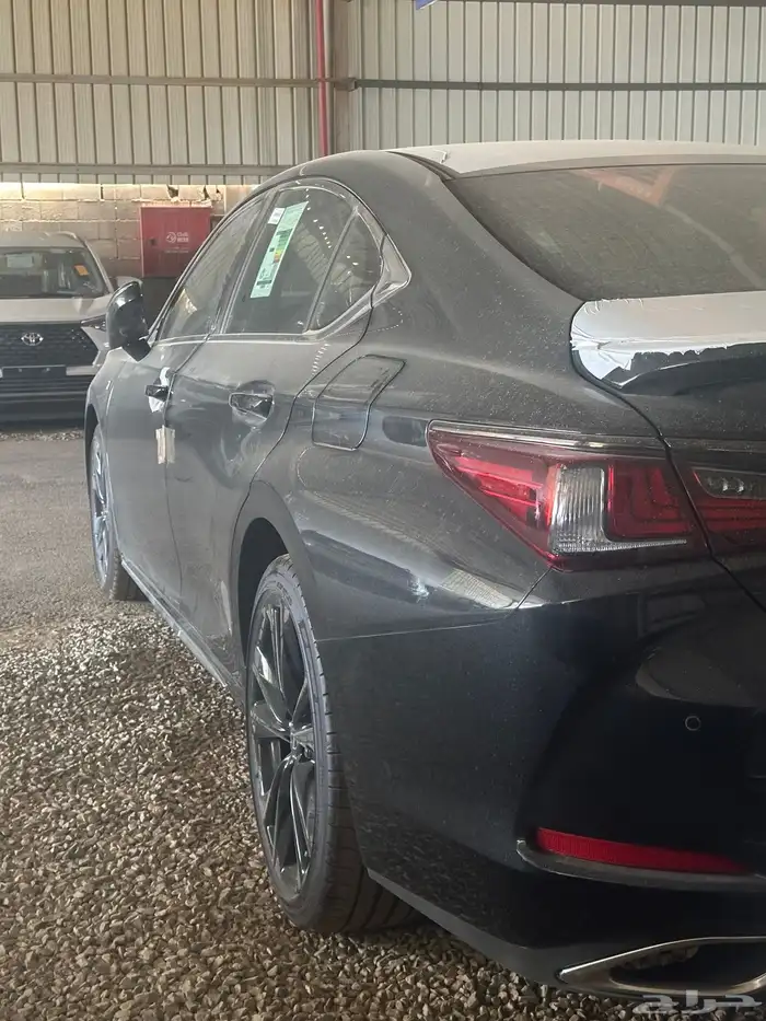لكزس ES350FF بنزين لون اسود سعودي 16