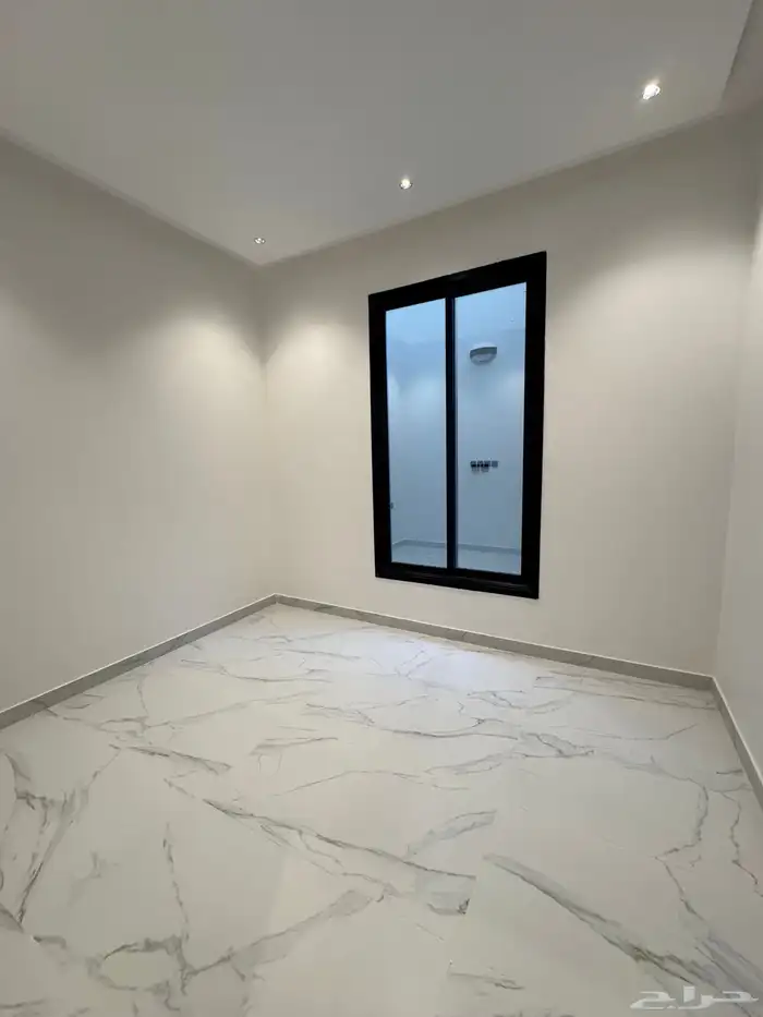 دور ارضي مساحه مميزه حي الجنادريه 10