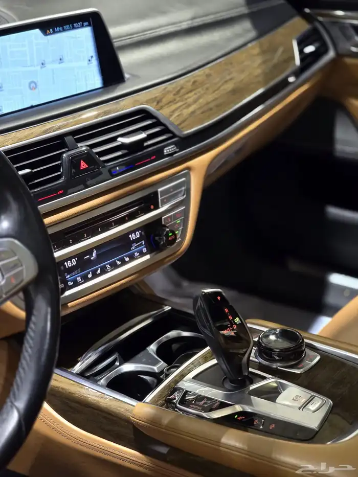 بي ام دبليو 740Li موديل 2016 بحالة ممتازة 19