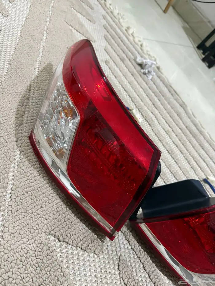 للبيع اسطبات خلفيه لكزس Es350من مديل 2010-2012 اصليه 2