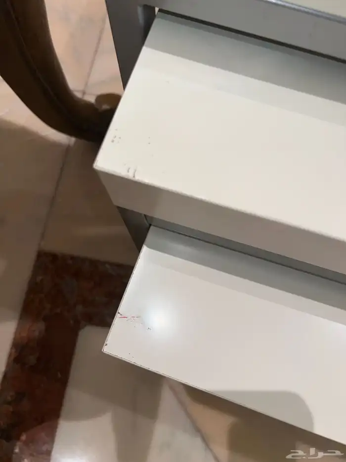 طاولات خدمة من ايكيا مستعمل 1