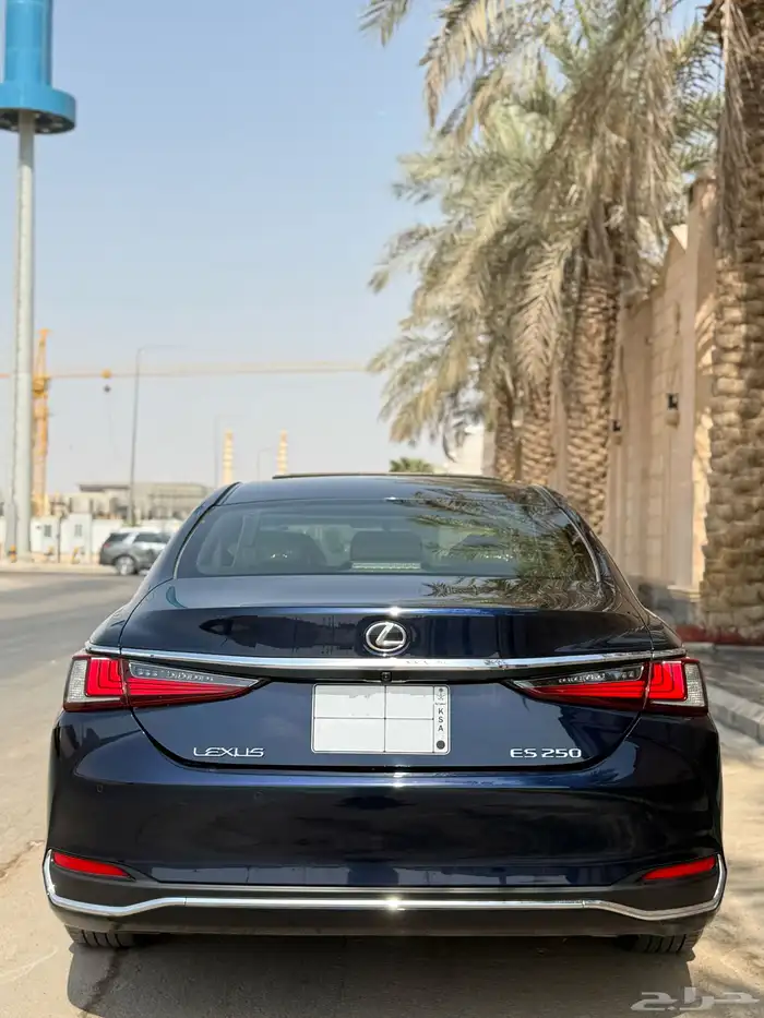 لكزس ES250 AA سعودي كحلي بودي وكالة 2023 ( تم البيع) 7