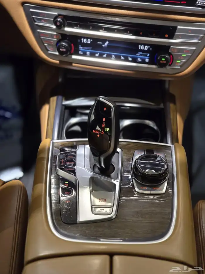بي ام دبليو 740Li موديل 2016 بحالة ممتازة 14