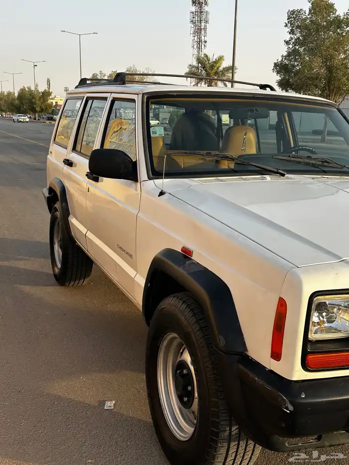 شيروكي ابيض 2001 خليجي ستاندر 2
