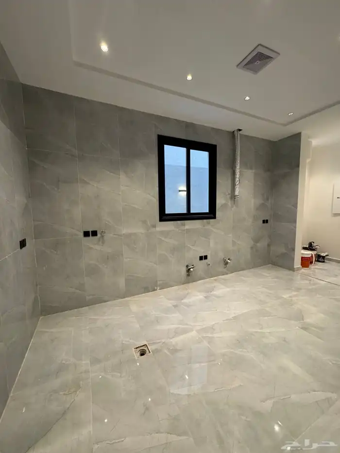 دور ارضي مساحه مميزه حي الجنادريه 7