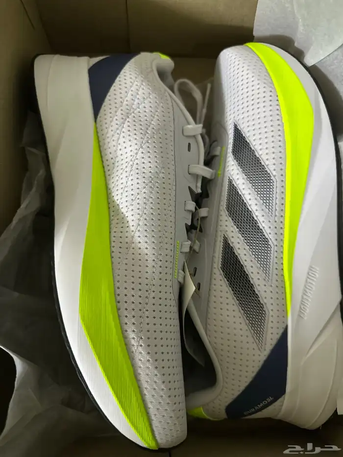 شوز اديداس ابيض 0