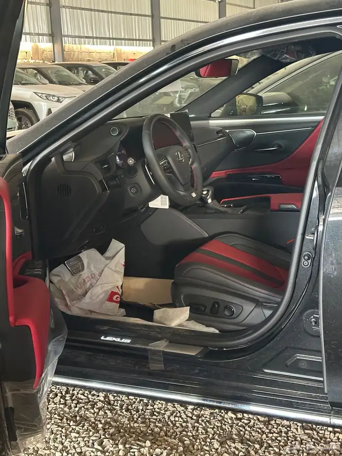 لكزس ES350FF بنزين لون اسود سعودي 3