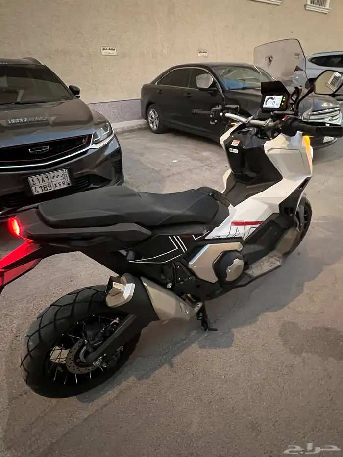 Honda X-ADV 750cc 3