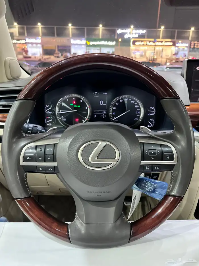 للكزس LX570 بريمي بلاك ايديشن 2020 13